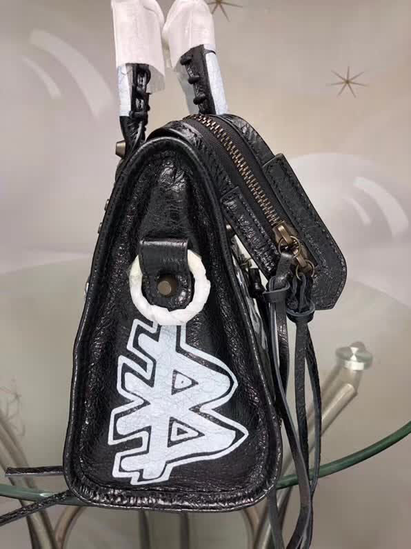 BALENCIAG巴黎世家 歐洲水貨 Balenciaga city小黑釘 限量 爆裂紋羊皮黑白塗鴉 可手提單肩斜跨  BL1043